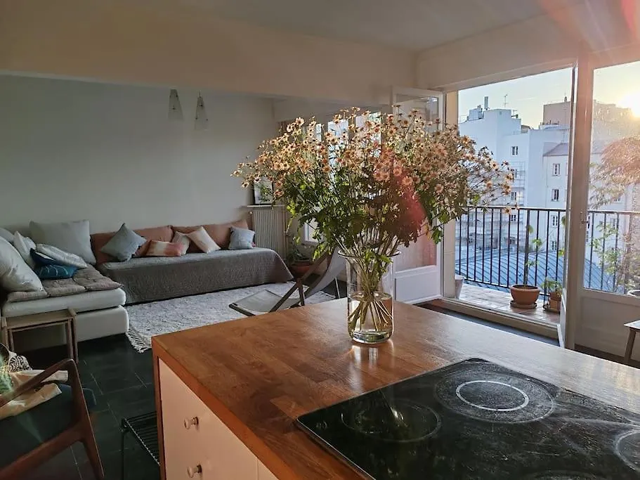 20 Eme Rue Des Vignoles Au 6 Eme Ciel *